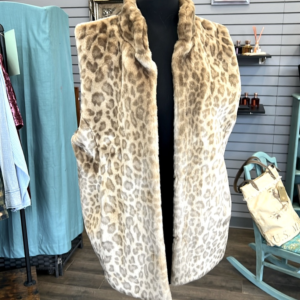 NWT Leopard Faux Fur Vest